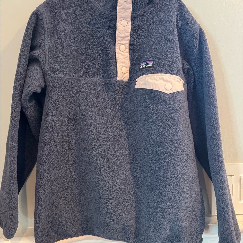 Patagonia synchilla dark Gray and pink Fleece Sweater Size 10 Medium